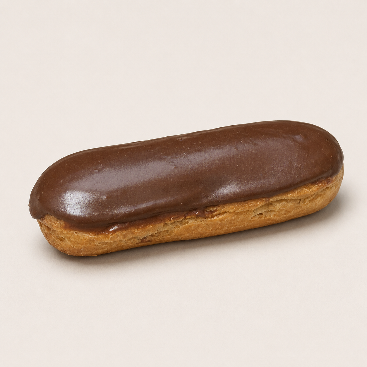 Éclair au chocolat — Comptoir Français TLV, Tel Aviv
